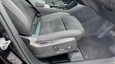 Volvo XC40 2.0 B4P Plus Black Edition 5dr Auto Petrol Estate